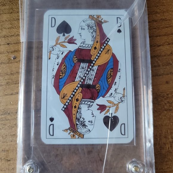 Louis Vuitton Queen "D" Playing Card In Hard Case - Picture 3 of 3